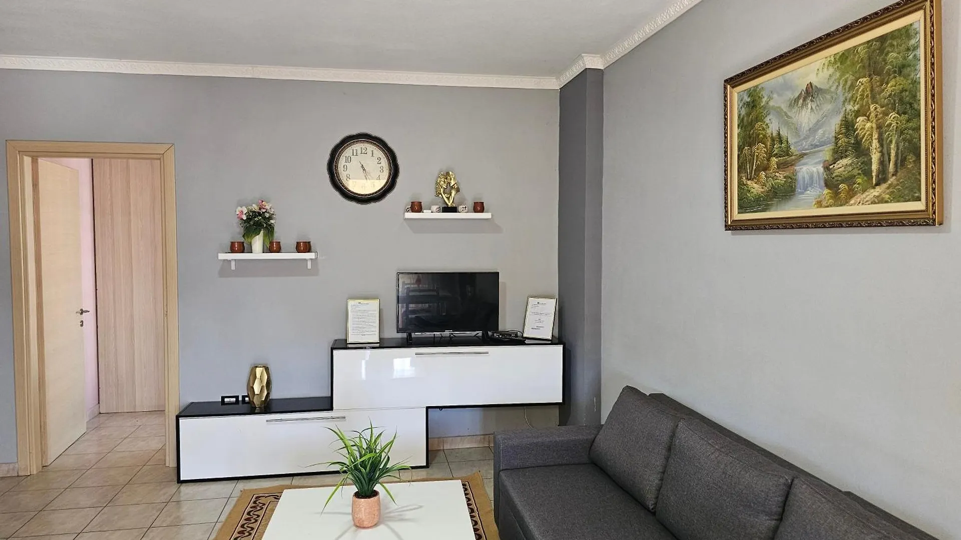 Bral Apartments Дуррес