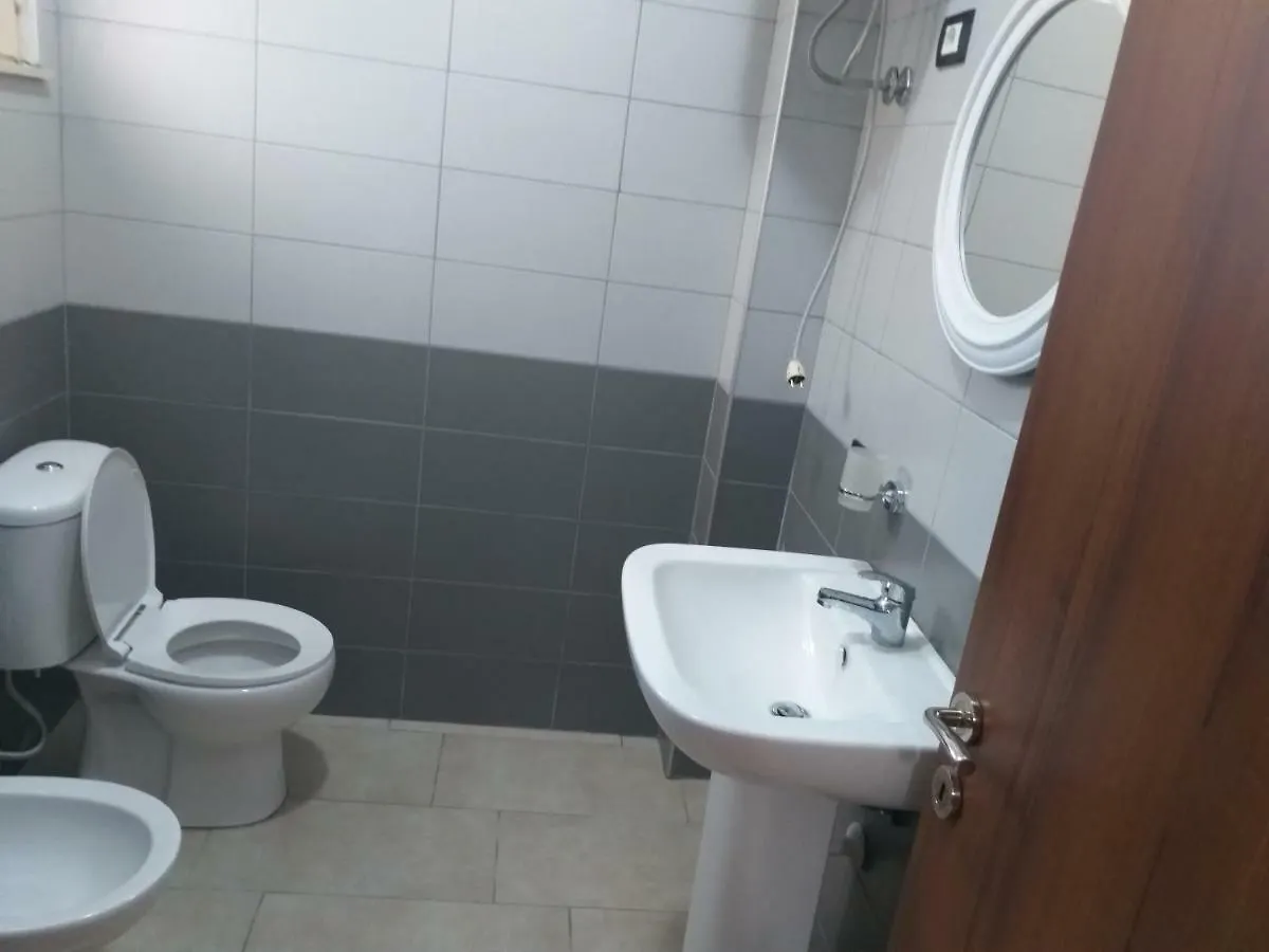 Bral Apartments Дуррес